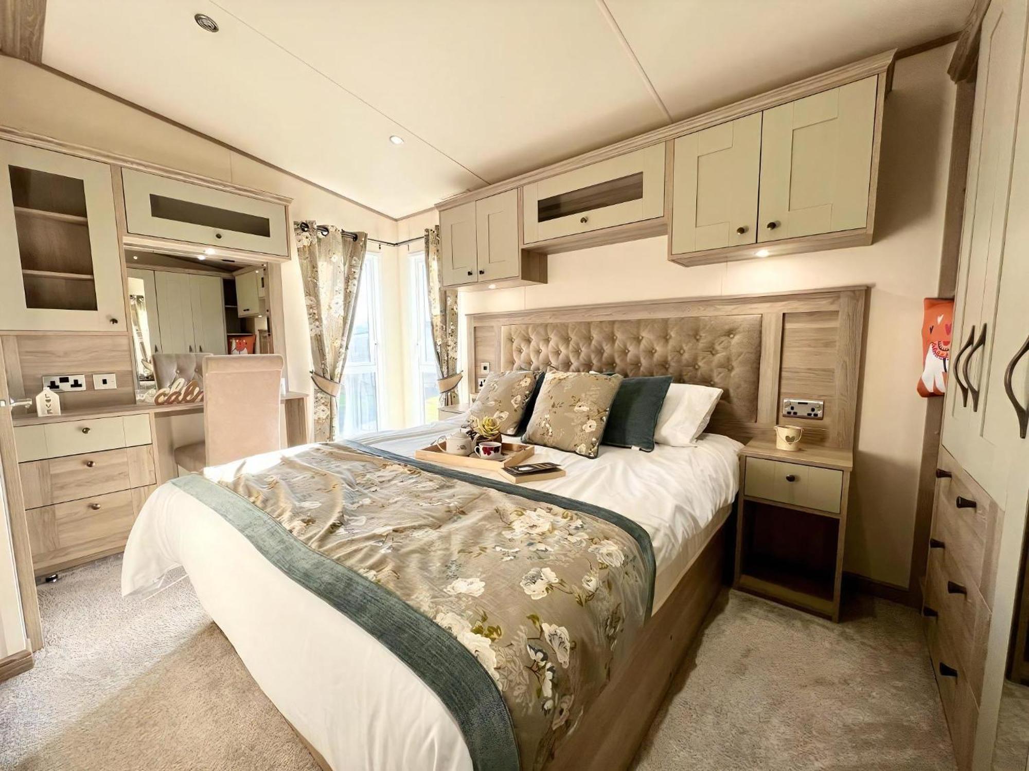 Stunning Caravan With Full Lake View At Southview Holiday Park Ref 33004Ml Скегнес Екстериор снимка