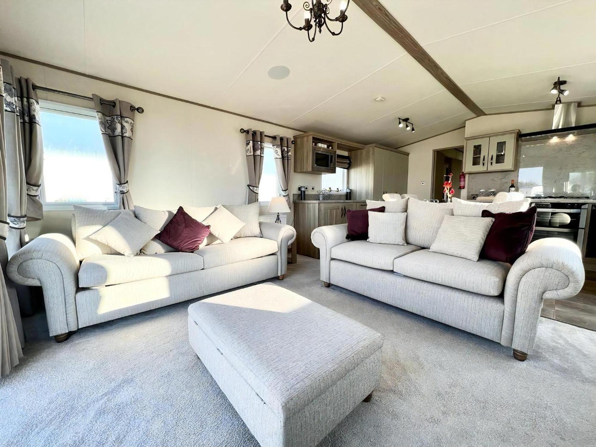 Stunning Caravan With Full Lake View At Southview Holiday Park Ref 33004Ml Скегнес Екстериор снимка