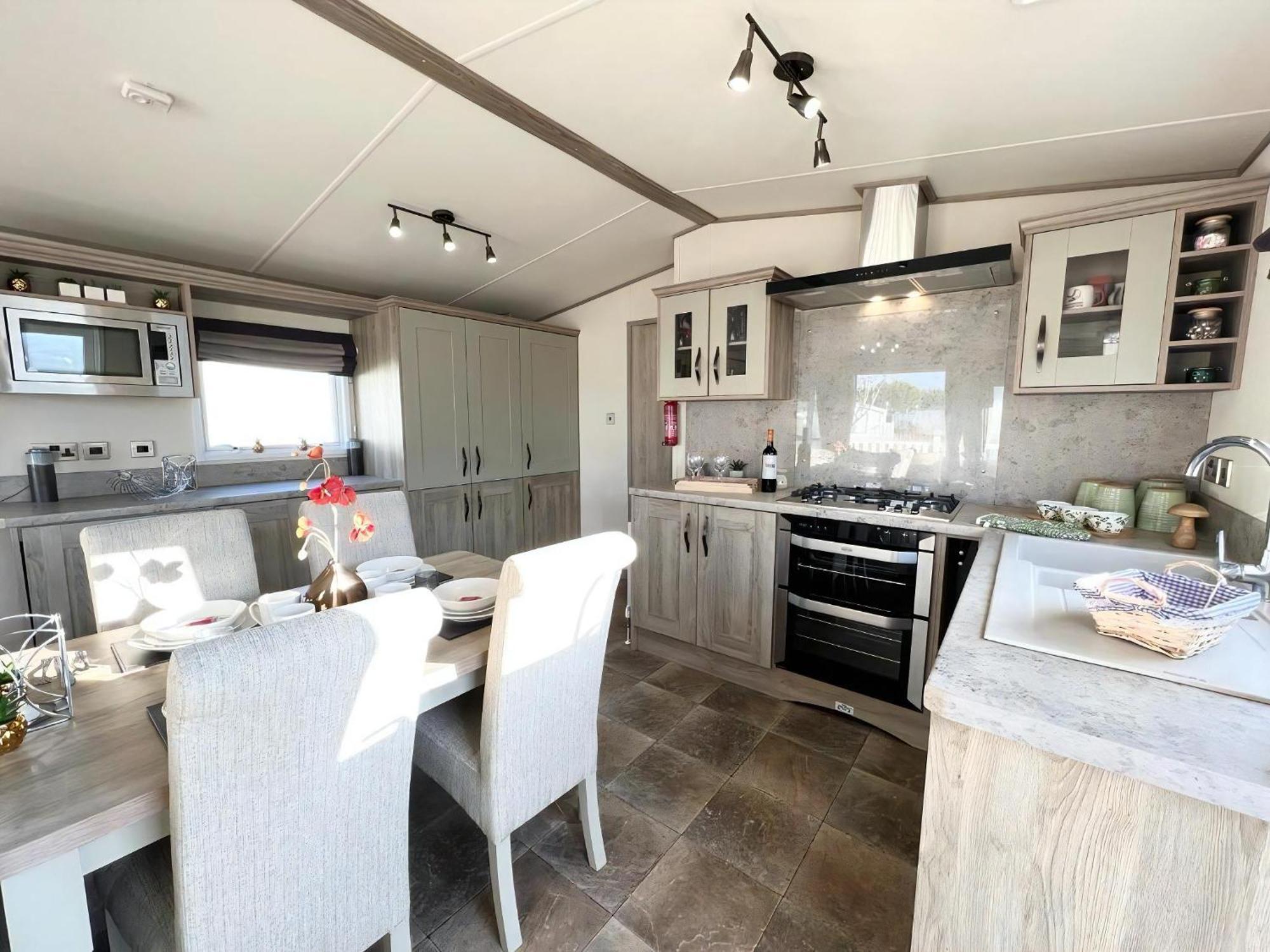 Stunning Caravan With Full Lake View At Southview Holiday Park Ref 33004Ml Скегнес Екстериор снимка